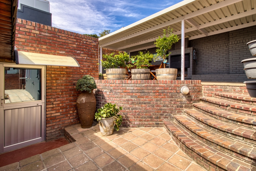 4 Bedroom Property for Sale in Gordons Bay Village Western Cape